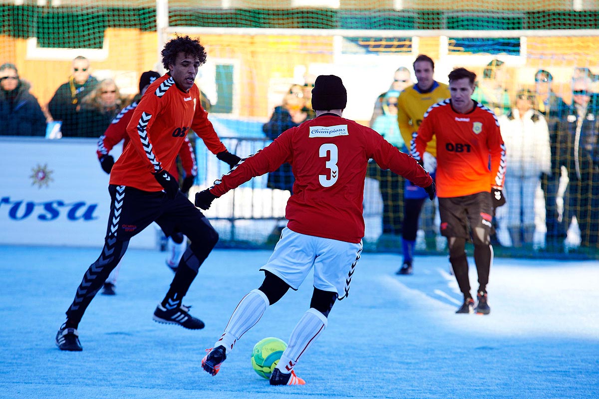 Schneefußball in Arosa, Schweiz